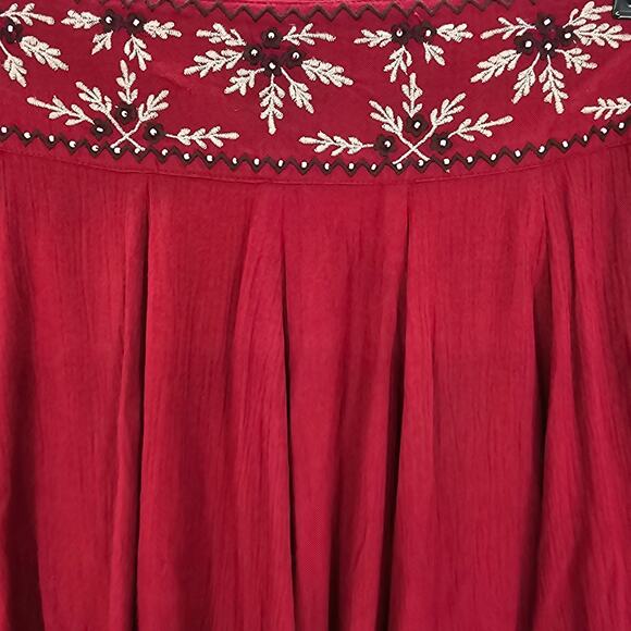 Francesca's Alya Woman size L Red Gauze Floral Embroidered Flowy Mini Skirt Boho - Picture 2 of 8